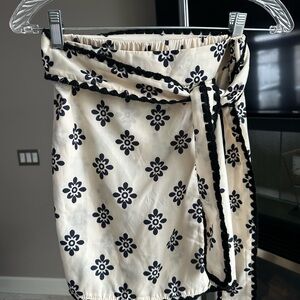 Floral Print Cream and Black Skort